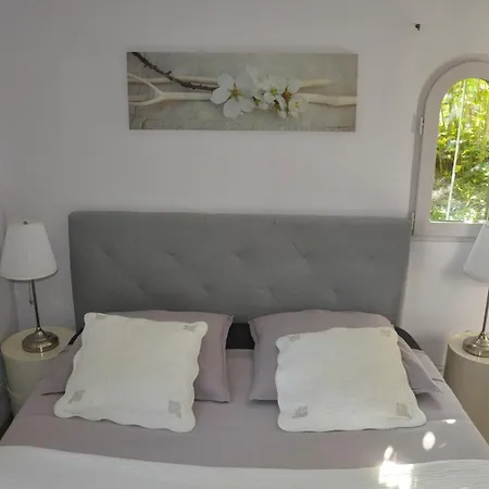 بيت للعطل Le Pavillon Bellevue *